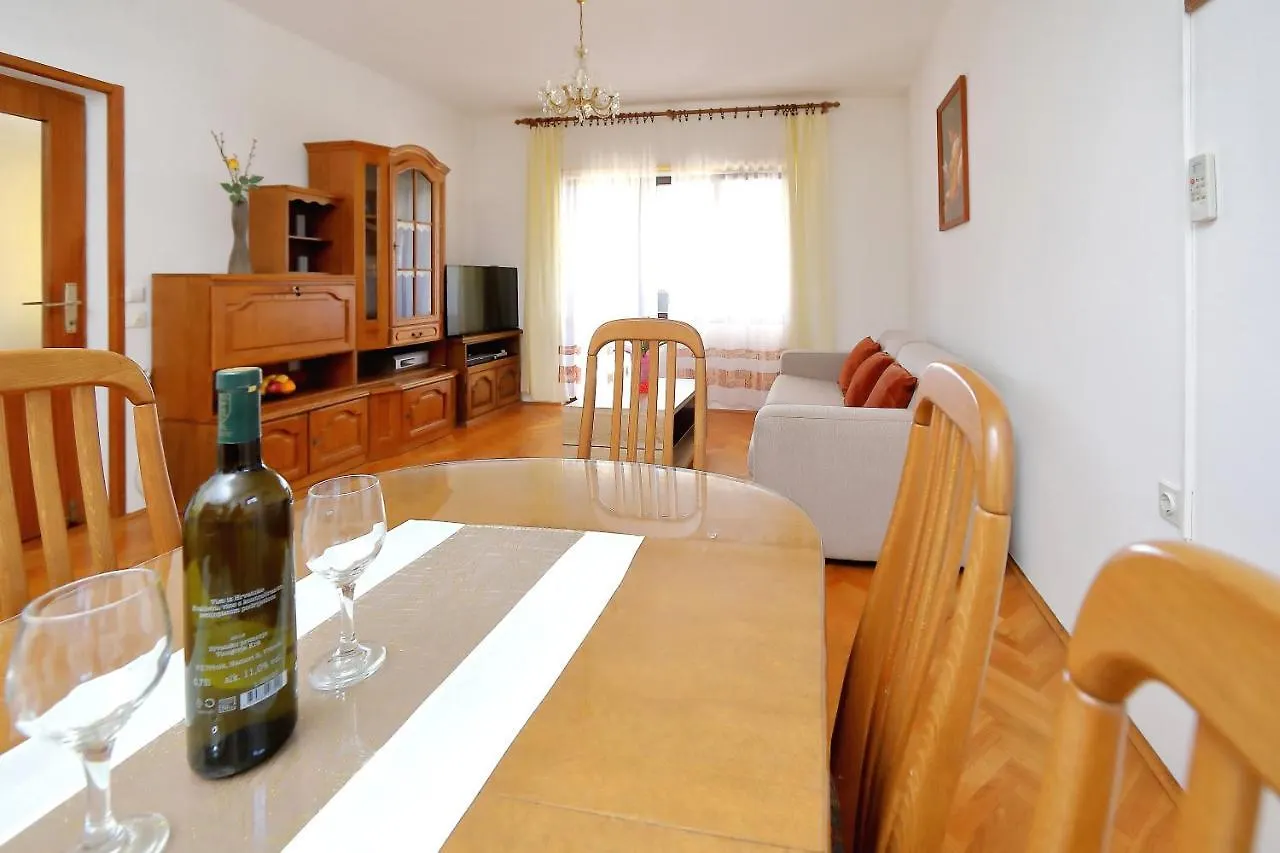 Apartmani Bruno 0*, Bibinje