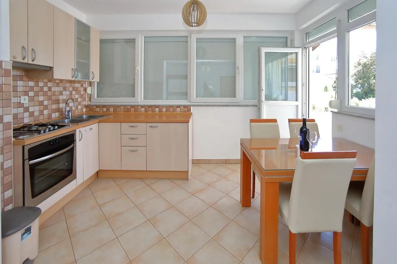 Gostinjska kuća Apartmani Bruno Croatia