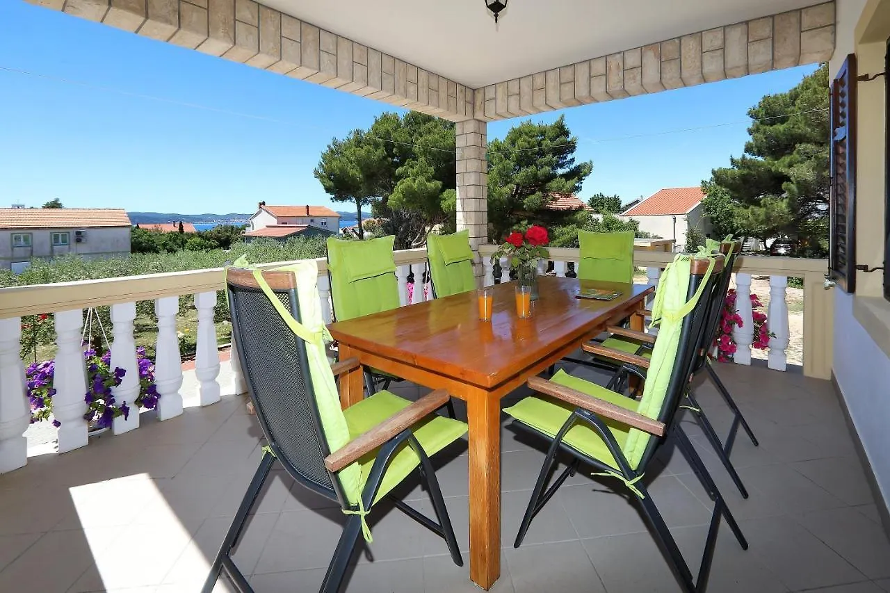 Apartmani Bruno Gostinjska kuća